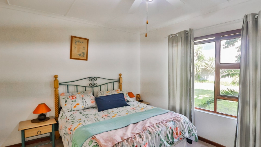 4 Bedroom Property for Sale in Britannia Bay Western Cape